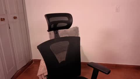 Alessandra Leblanc online show from 07-04-26, 07:53