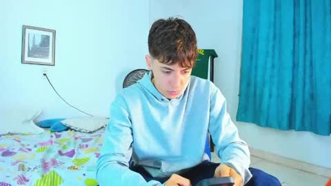 Alessandro Dybala online show from 04-16-26, 12:28