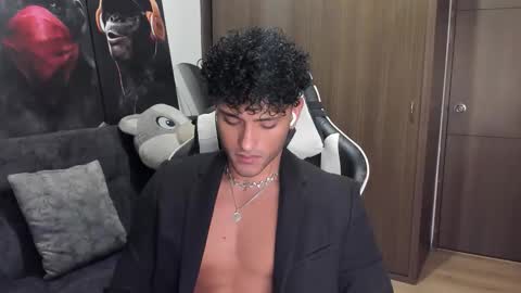 Alessandro Vanni online show from 11-18-25, 01:22