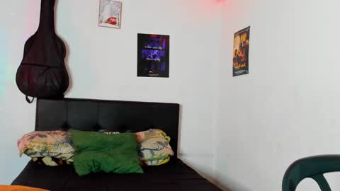 Snapshot of alessandro_wolf chatting on 12-06-24, 02:24 Alessandro online show from 12-06-24, 02:24