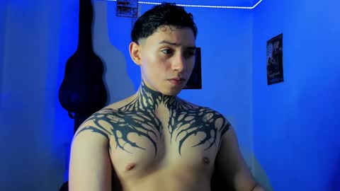 Snapshot of alessandro_wolf chatting on 01-06-25, 12:05 Alessandro online show from 01-06-25, 12:05