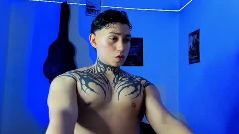 Snapshot of alessandro_wolf chatting on 01-10-25, 02:04 Alessandro online show from 01-10-25, 02:04