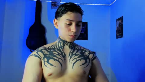 Snapshot of alessandro_wolf chatting on 01-17-25, 10:34 Alessandro online show from 01-17-25, 10:34