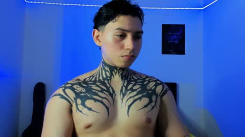 Snapshot of alessandro_wolf chatting on 01-29-25, 12:33 Alessandro online show from 01-29-25, 12:33