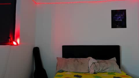 Snapshot of alessandro_wolf chatting on 02-03-25, 03:31 Alessandro online show from 02-03-25, 03:31