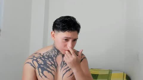 Snapshot of alessandro_wolf chatting on 11-25-25, 08:20 Alessandro online show from 11-25-25, 08:20