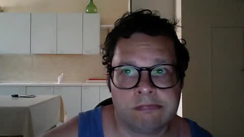Snapshot of alessandroa6 chatting on 06-27-26, 12:33 alessandro online show from 06-27-26, 12:33