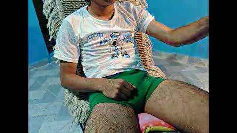 Snapshot of alessandrodmv chatting on 11-11-25, 12:43 alessandrodmv online show from 11-11-25, 12:43