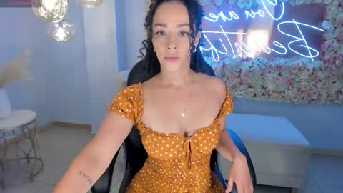 ALESSA ROMERO  online show from 11-04-25, 07:35