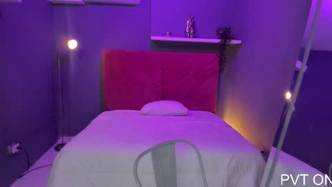 Snapshot of alessia_copper chatting on 04-21-26, 11:27 Ale online show from 04-21-26, 11:27