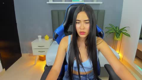Snapshot of alessia_leroy chatting on 02-03-25, 07:21 A L E S S I A online show from 02-03-25, 07:21