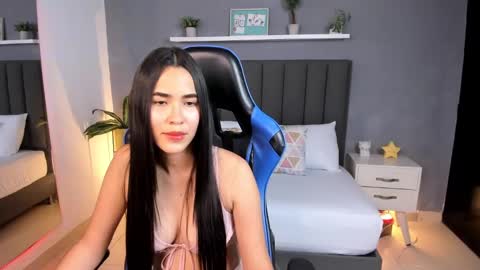 Snapshot of alessia_leroy chatting on 02-11-25, 12:06 A L E S S I A online show from 02-11-25, 12:06