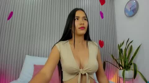 Snapshot of alessia_leroy chatting on 02-15-25, 11:14 A L E S S I A online show from 02-15-25, 11:14
