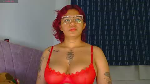 Snapshot of alessia_temptation chatting on 07-11-26, 07:00 alessia_temptation online show from 07-11-26, 07:00
