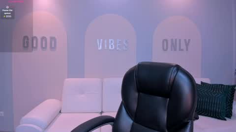 A L E S S I A online show from 04-23-26, 04:24
