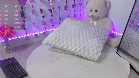 Snapshot of alessyaaa chatting on 02-05-26, 12:21 Ale online show from 02-05-26, 12:21