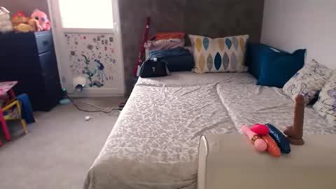 Snapshot of alesyadollblonde chatting on 11-21-25, 07:29 AlesyadollBlonde online show from 11-21-25, 07:29