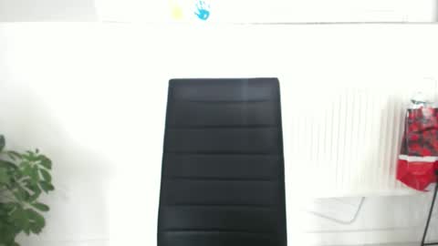 Snapshot of alesyadollblonde chatting on 02-19-26, 12:12 AlesyadollBlonde online show from 02-19-26, 12:12