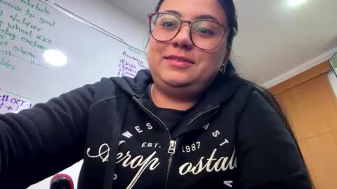 Alejandra online show from 10-05-25, 06:23