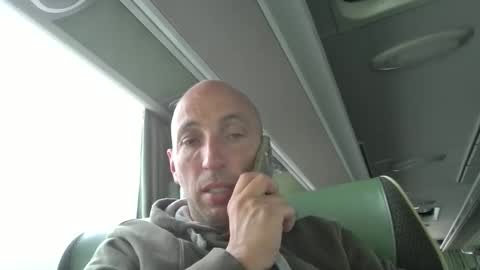 Snapshot of alex120475 chatting on 04-12-26, 12:21 alex120475 online show from 04-12-26, 12:21