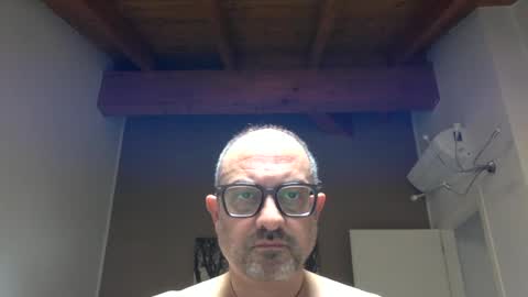 Snapshot of alex1977milano chatting on 06-04-26, 07:25 the Gold Couple online show from 06-04-26, 07:25