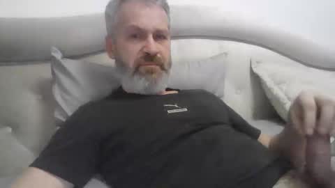 Snapshot of alex80581 chatting on 11-14-25, 08:18 Alexey online show from 11-14-25, 08:18