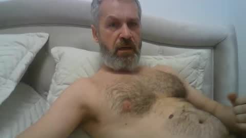 Snapshot of alex80581 chatting on 11-15-25, 08:22 Alexey online show from 11-15-25, 08:22