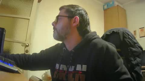 Snapshot of alex81pv1981 chatting on 01-29-25, 05:24 alex81pv1981 online show from 01-29-25, 05:24