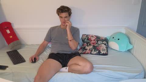 Snapshot of alex83530 chatting on 12-20-25, 08:43 Alex83530 online show from 12-20-25, 08:43