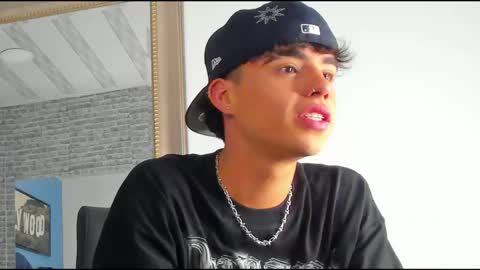 Snapshot of alex__fire_ chatting on 10-14-25, 01:23 alex online show from 10-14-25, 01:23