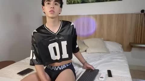Snapshot of alex__fire_ chatting on 10-19-25, 03:45 alex online show from 10-19-25, 03:45