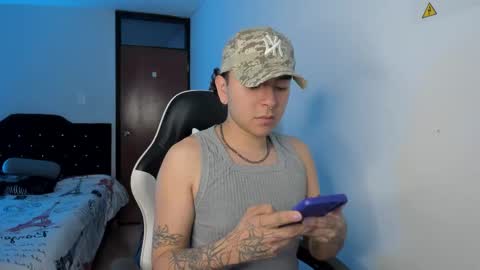 Snapshot of alex__montesco chatting on 12-23-25, 12:30 Alex online show from 12-23-25, 12:30