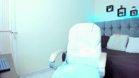 alex online show from 02-01-25, 03:18