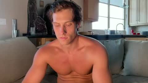 Snapshot of alex_islive chatting on 07-10-26, 10:45 Alex Stone online show from 07-10-26, 10:45
