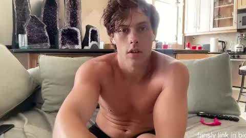 Snapshot of alex_islive chatting on 07-11-26, 08:11 Alex Stone online show from 07-11-26, 08:11