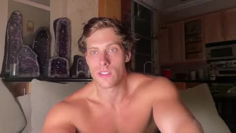 Snapshot of alex_islive chatting on 07-14-26, 01:52 Alex Stone online show from 07-14-26, 01:52