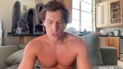 Snapshot of alex_islive chatting on 07-31-26, 07:46 Alex Stone online show from 07-31-26, 07:46