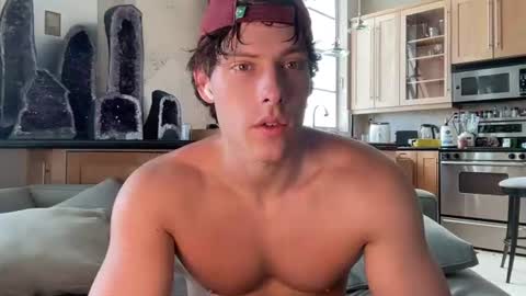 Snapshot of alex_islive chatting on 08-04-26, 08:11 Alex Stone online show from 08-04-26, 08:11