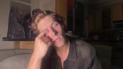 Snapshot of alex_islive chatting on 08-07-26, 01:51 Alex Stone online show from 08-07-26, 01:51