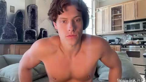Snapshot of alex_islive chatting on 08-09-26, 05:07 Alex Stone online show from 08-09-26, 05:07