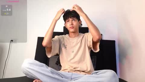 alex_mark_ online show from 12-18-25, 01:06