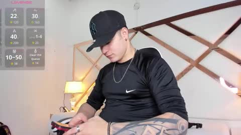 Snapshot of alex_pierce_ chatting on 02-18-26, 07:10 Alex online show from 02-18-26, 07:10