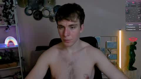 Snapshot of alex_reeding chatting on 05-11-26, 02:45 Alex online show from 05-11-26, 02:45
