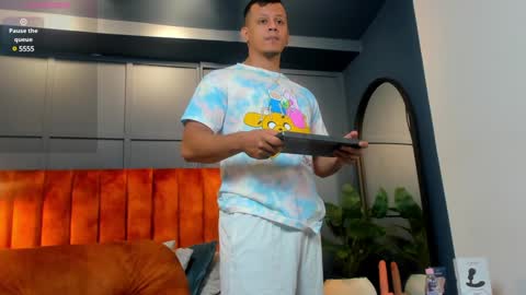 Snapshot of alex_tower chatting on 12-28-24, 06:50 Alex Towers online show from 12-28-24, 06:50