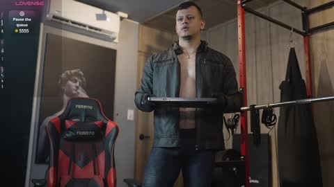 Snapshot of alex_tower chatting on 12-30-24, 10:12 Alex Towers online show from 12-30-24, 10:12