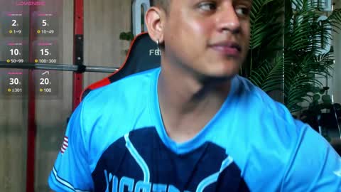 Snapshot of alex_tower chatting on 01-02-25, 02:22 Alex Towers online show from 01-02-25, 02:22