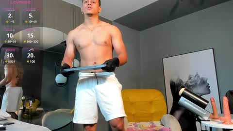 Snapshot of alex_tower chatting on 01-10-25, 08:04 Alex Towers online show from 01-10-25, 08:04