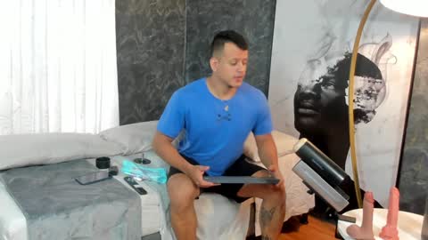 Snapshot of alex_tower chatting on 01-20-25, 07:14 Alex Towers online show from 01-20-25, 07:14