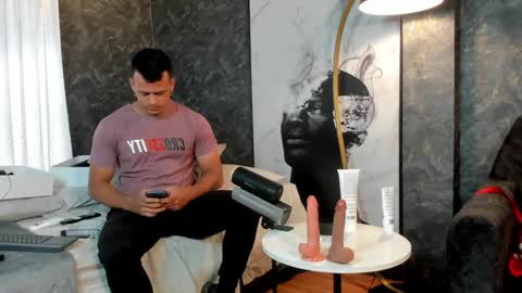 Snapshot of alex_tower chatting on 01-21-25, 06:55 Alex Towers online show from 01-21-25, 06:55