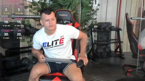 Snapshot of alex_tower chatting on 01-28-25, 07:10 Alex Towers online show from 01-28-25, 07:10